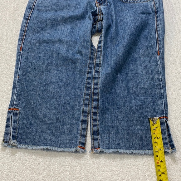True Religion “Joey” Light Wash Raw Hem Shorts Size 26 💙 LIKE NEW! 💙 - Picture 10 of 15